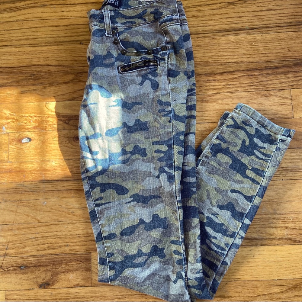 Camo Studded Detail Jeans